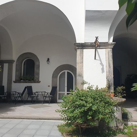Hotel La Casa Delle Camelie Meta Esterno foto