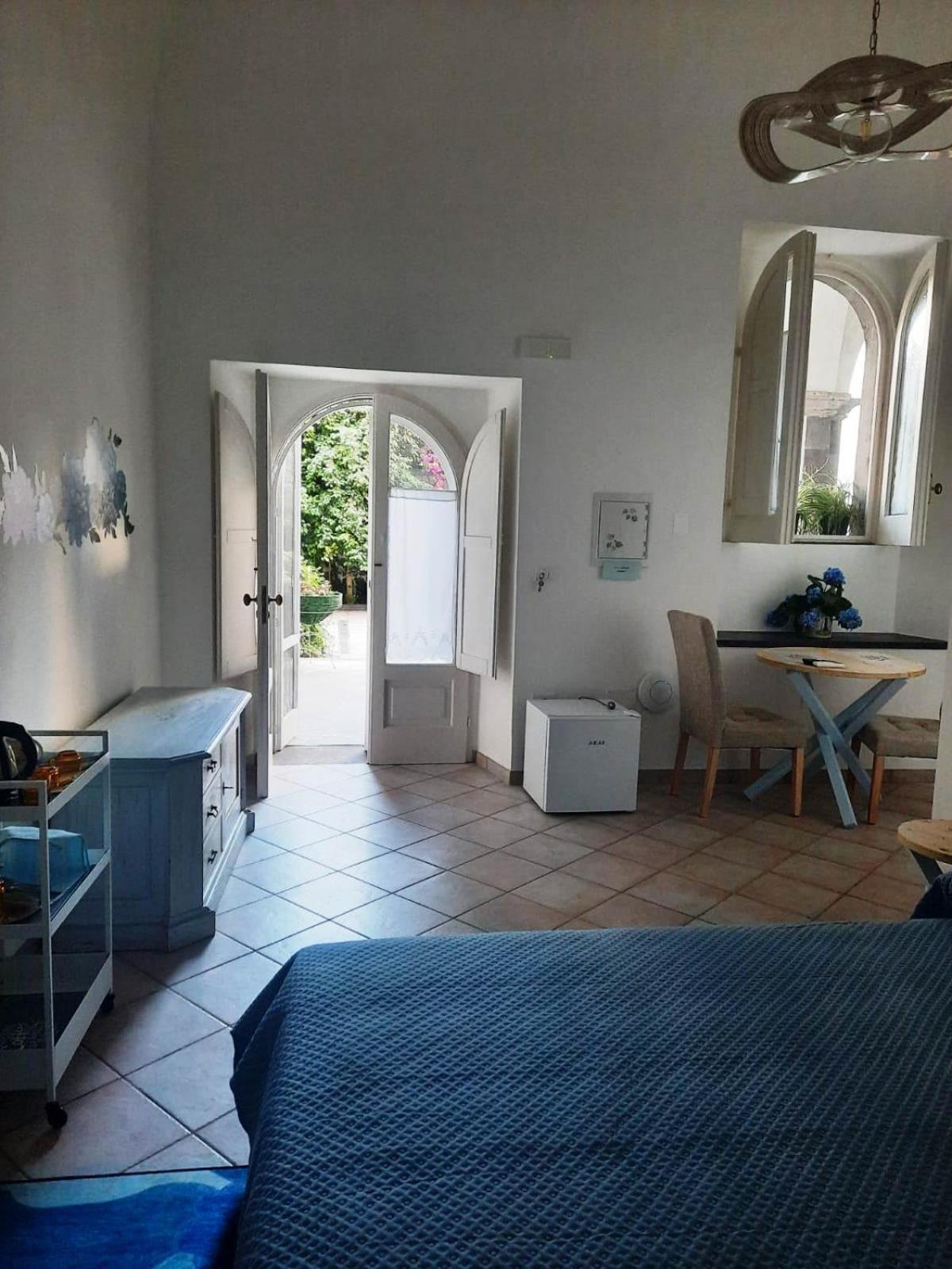 Hotel La Casa Delle Camelie Meta Esterno foto