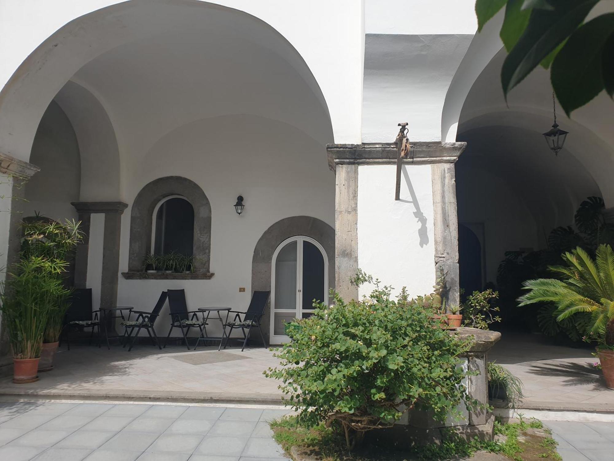 Hotel La Casa Delle Camelie Meta Esterno foto